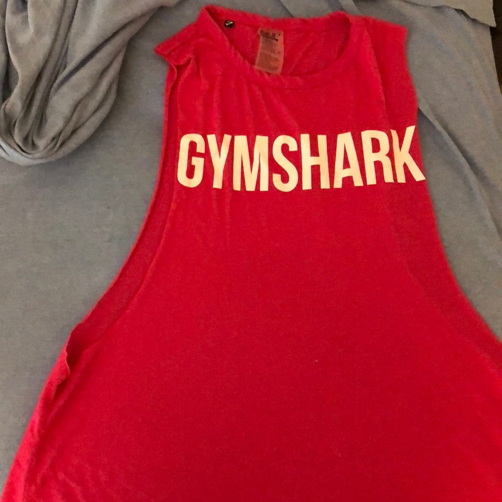 SUPER CUTE gymshark muscle tee!